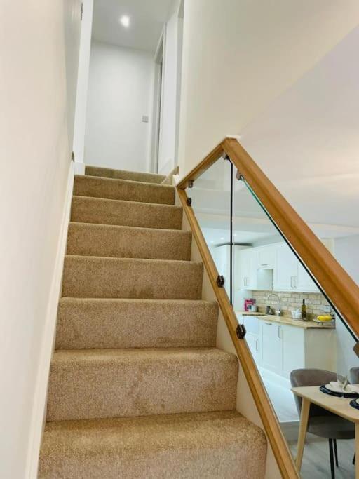 Charming Cottage Close To M4 Bridgend Bridgend  Extérieur photo