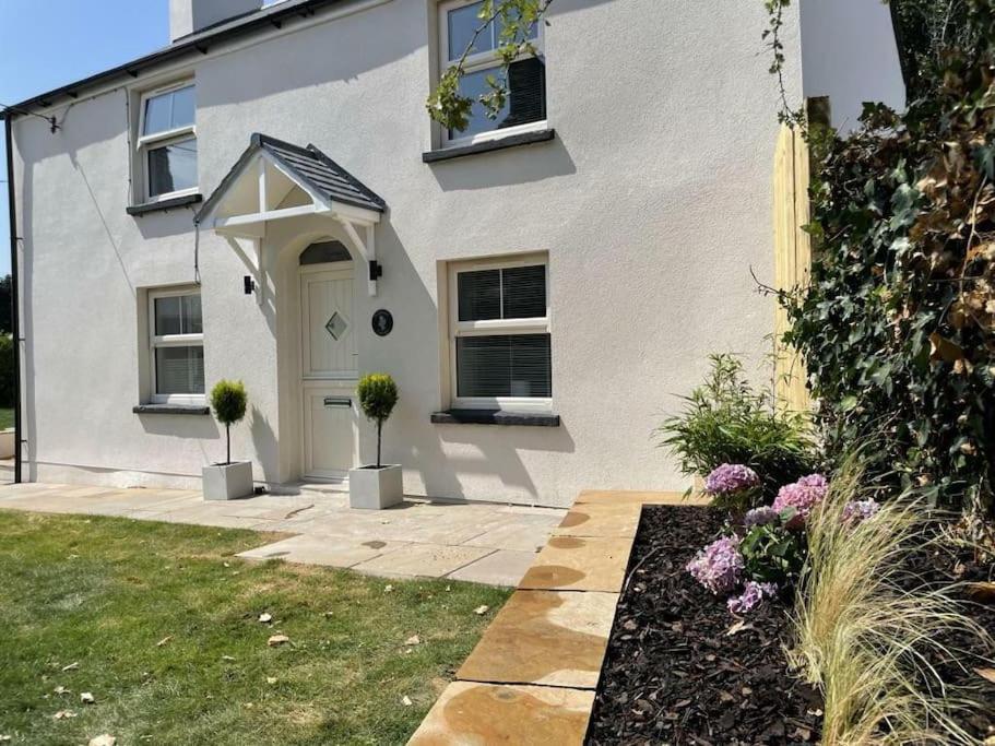 Charming Cottage Close To M4 Bridgend Bridgend  Extérieur photo
