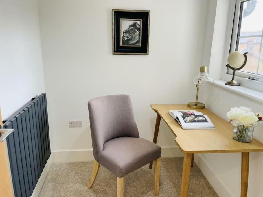 Charming Cottage Close To M4 Bridgend Bridgend  Extérieur photo